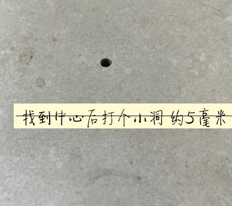 石渠瓷砖空鼓维修公司专业解答在瓷砖铺贴过程中，如果砂料搅拌不均匀，将会带来以下问题